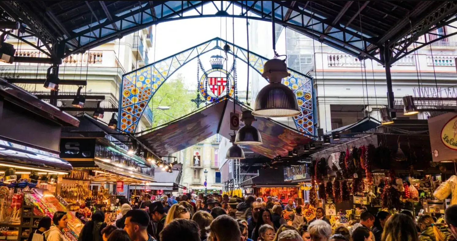 friss zöldségek gyümölcsök az Andalúzia piacán